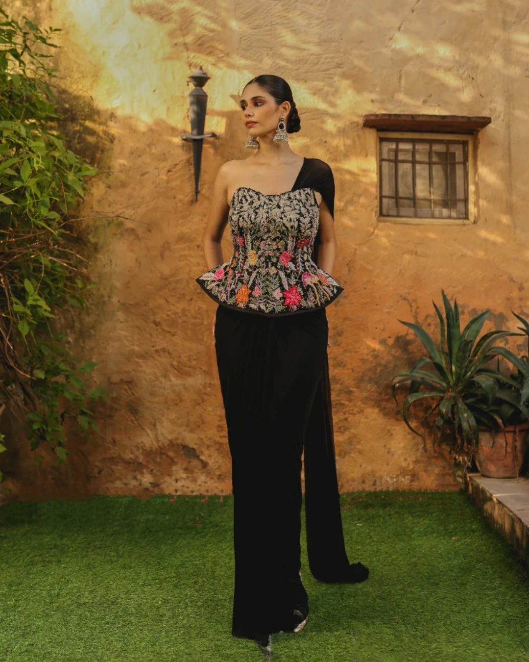 Label Moni K - Mahira Drape Set From Naqsh