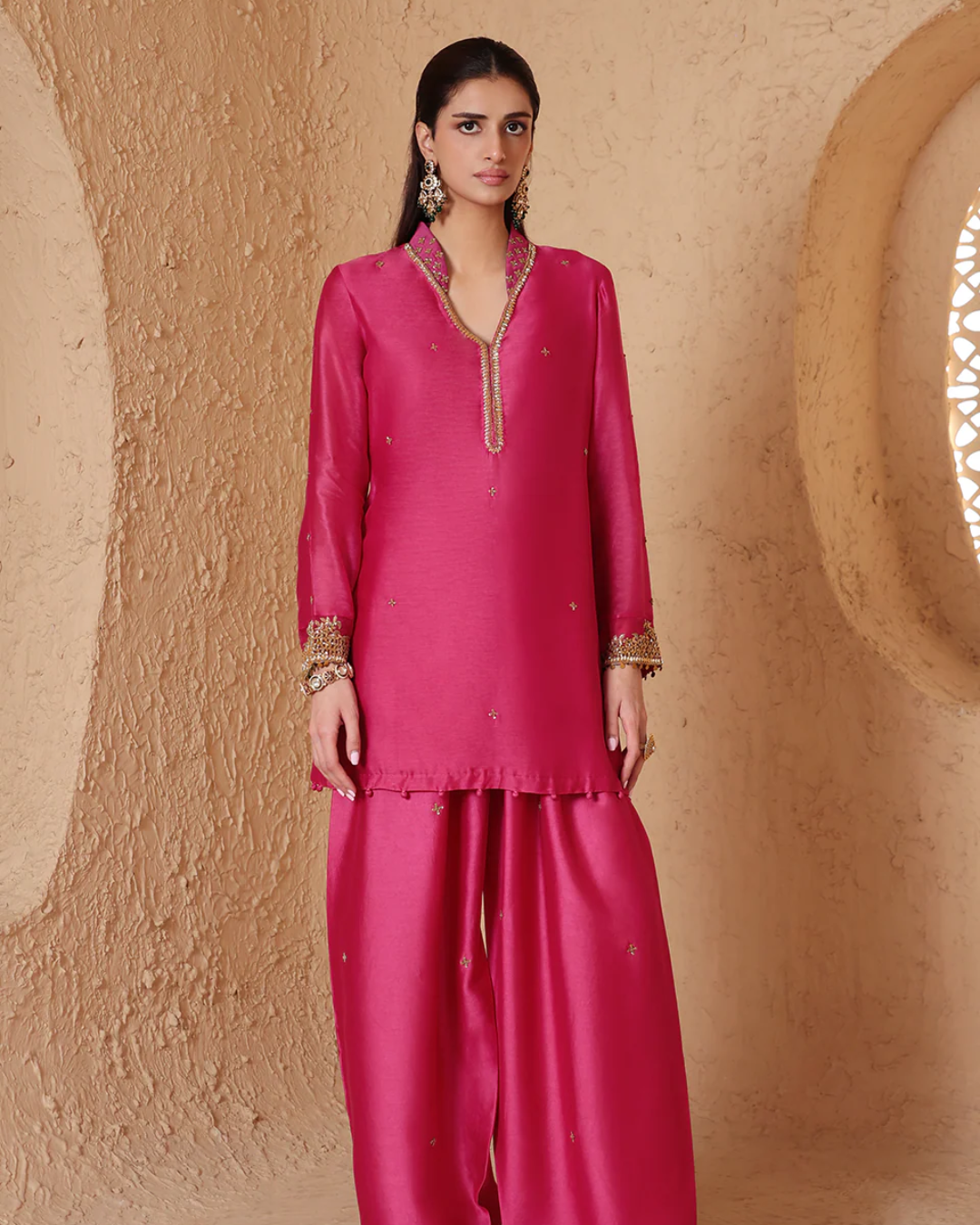 Niti Bothra - Mehrang Pink Short Buti Kurta Set