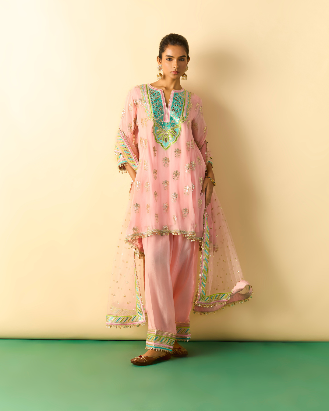 Gopi Vaid - Zarnish Farshi Set From Chaar Bagh