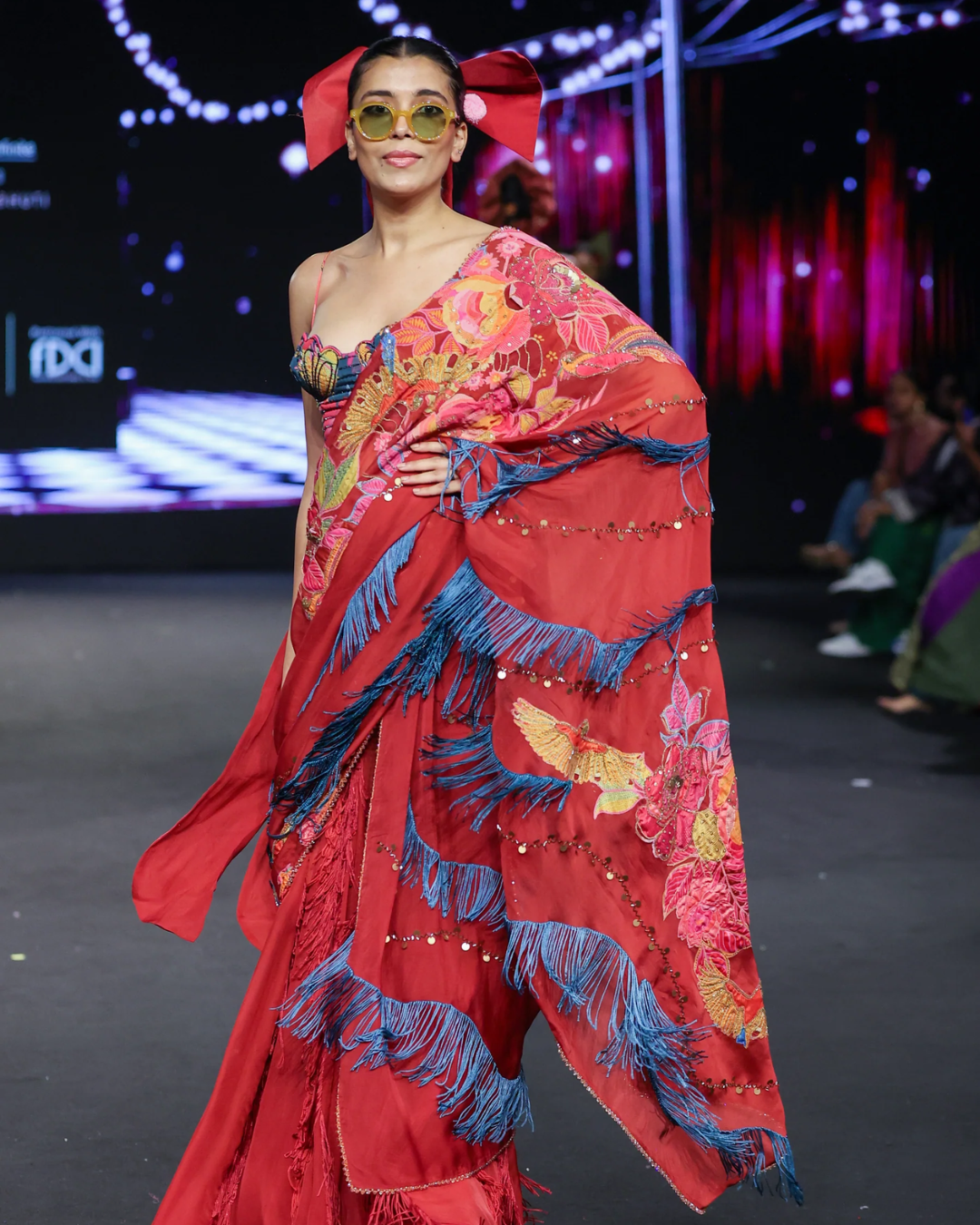 Rishi and Vibhuti - Chakachak saree From Tamasha