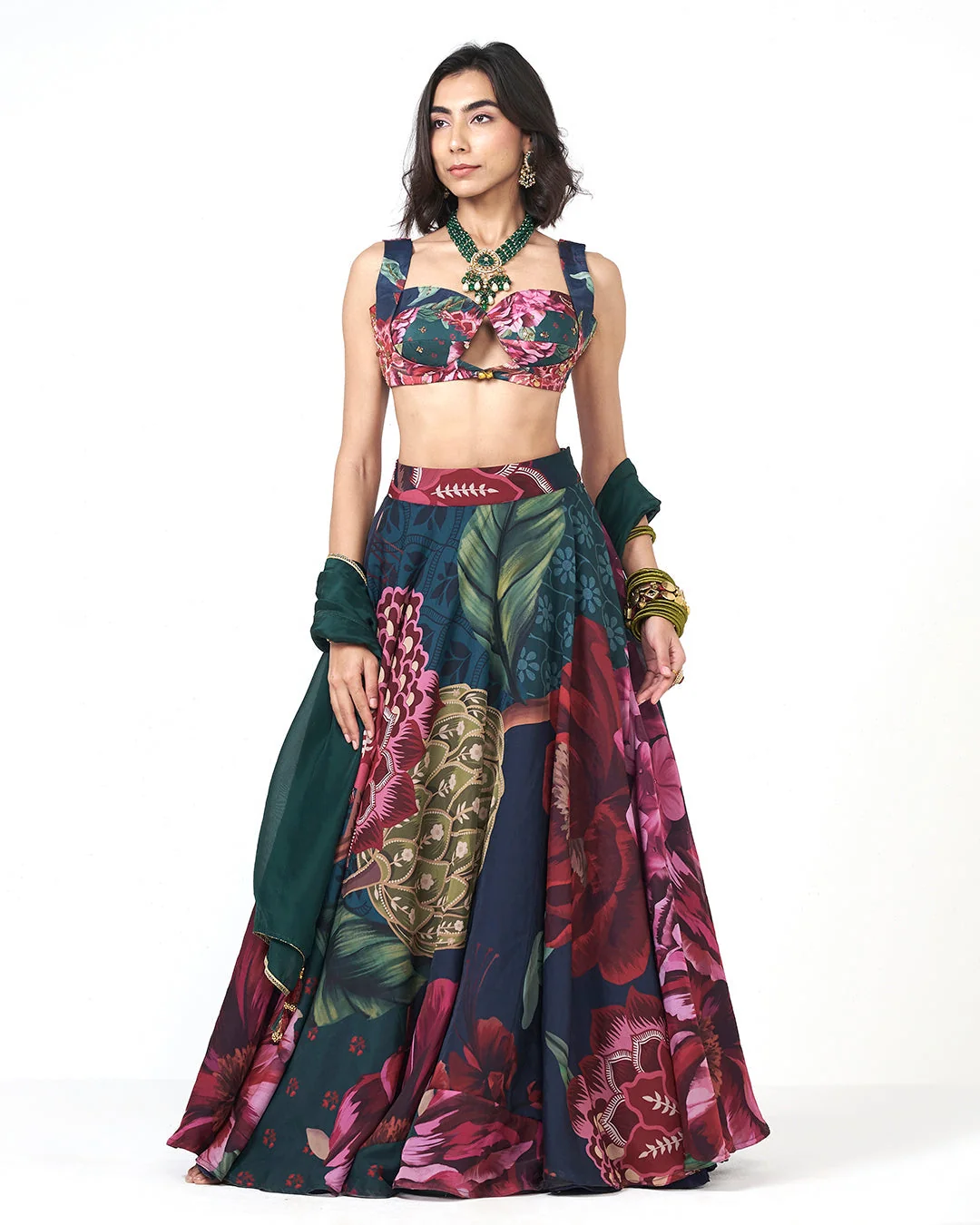 Rishi and Vibhuti - Husn Set From Gulon Ke Rang