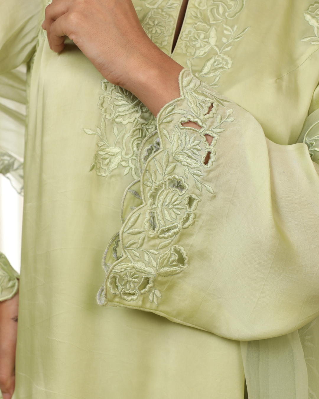 Esha Koul - Pista Richa Set
