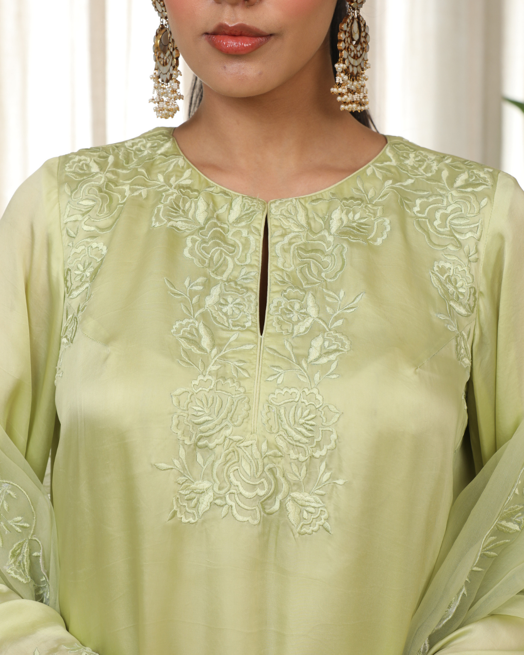 Esha Koul - Pista Richa Set