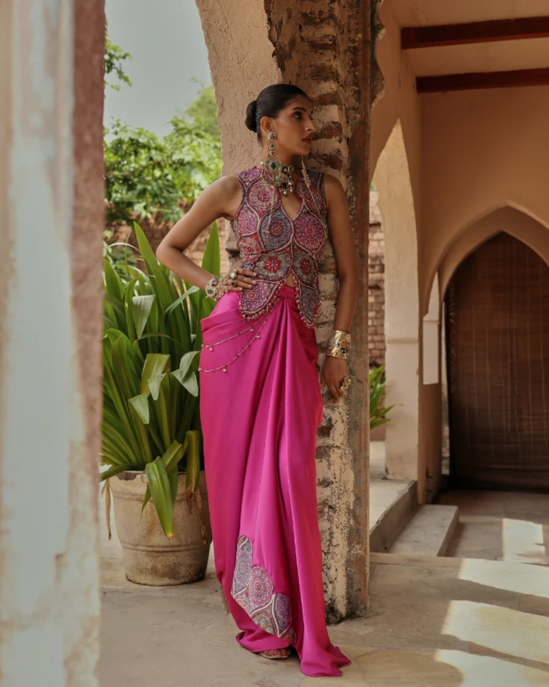Label Moni K - Prink Drape Set From Naqsh