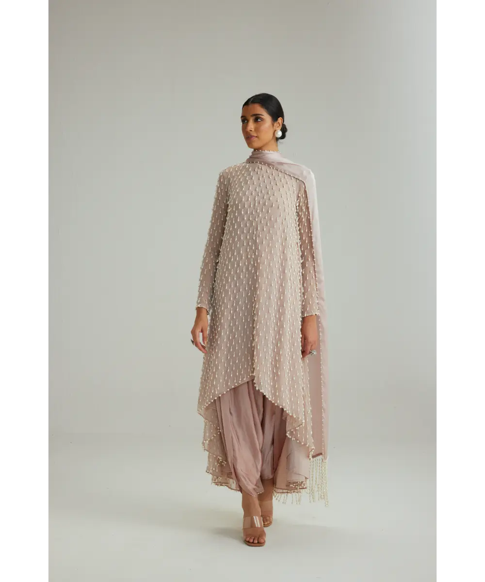 VVANI VATS- Ash Pink Pearl Drop Kurta set with Dupatta