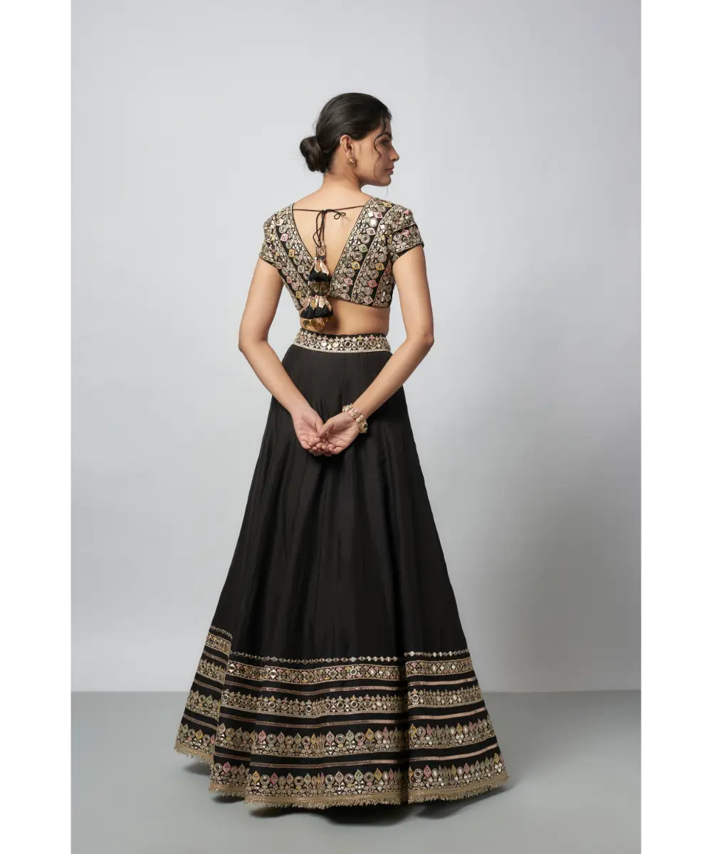 Gopi Vaid - Maanyata Lehenga Set